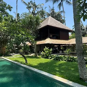 https://villa-pantulan-bali.ubudhotelsnow.com